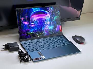 Zarówno Yoga Slim 7 14, jak i...