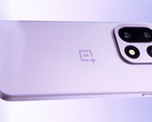 OnePlus 15 w kolorze Mist Purple (źródło zdjęcia: OnePlus, edytowane)