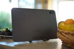 Teclast T65 jest dość duży i oferuje sporo funkcji, które zwykle można znaleźć w znacznie droższych tabletach