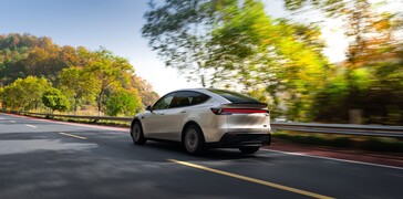 Tesla Model Y L (USA) 1