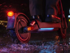 Nowy skuter elektryczny Xiaomi 5 Plus dołączy do istniejących modeli, takich jak Scooter 5 Max (na zdjęciu). (Źródło zdjęcia: Xiaomi)