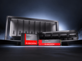 Sandisk NAS 600 SATA SSD i NAS 800 NVMe SSD przed obudową NAS