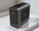 Komputer do gier Zotac ZBox Magnus One SFF wyposażony jest w kartę graficzną RTX 5070 Ti i procesor Core Ultra 7 265. (Źródło zdjęcia: ITHome, edytowane)