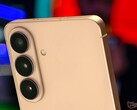 Zgodnie z doniesieniami z Korei firma Samsung potwierdziła, że model Galaxy S27 Ultra będzie wyposażony wyłącznie w układ trzech aparatów.