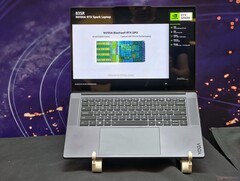 Firma Lenovo zaprezentowała na targach IFA 2026 nowy, potężny komputer wyposażony w kartę graficzną RTX Spark