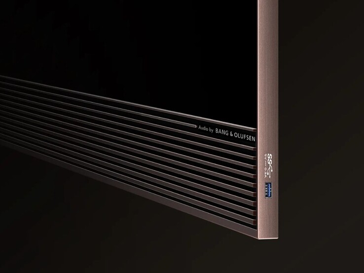 Telewizor LED TCL X11L SQD-Mini ma zamontowany z boku port USB