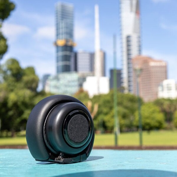 TDM Neo w trybie głośnika.