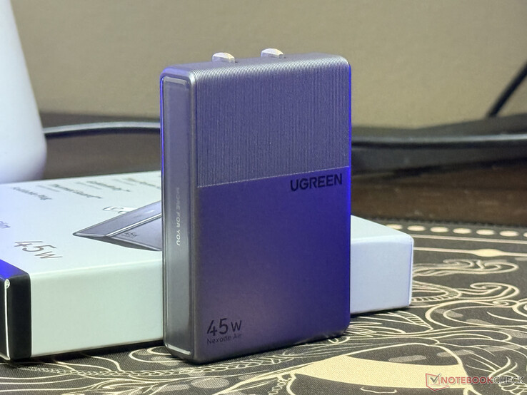 Ładowarka Ugreen Nexode Air 45 W Slim, oprócz minimalistycznego opakowania