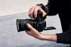 Sony A7r VI wykorzystuje zupełnie nowy pełnoklatkowy sensor o rozdzielczości 66,8 MP.