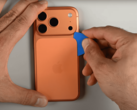 rozkładanie iPhone'a 17 Pro (Źródło obrazu: iFixit)