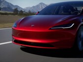 Przód odświeżonej Tesli Model 3 to jedna z najbardziej drastycznych zmian w estetyce pojazdu. (Źródło zdjęcia: Tesla)