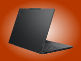 Komputer ThinkPad E14 Gen 8 AMD jest dostępny wyłącznie w czarnym wykończeniu.