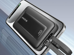 Akcesoria Anker Zolo Power Bank 10K i 20K mają dwa wbudowane kable. (Źródło obrazu: Anker)