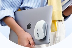 Bezprzewodowa mysz ESR MagMouse to pierwsza na świecie magnetycznie przyczepiana mysz z wbudowanym kablem do ładowania (źródło obrazu: ESR)