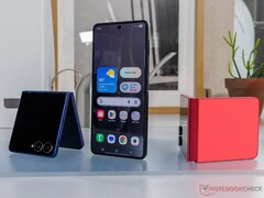 Galaxy Z Flip 7 to pierwszy model Galaxy Z Flip z układem UWB. (Źródło obrazu: Notebookcheck)