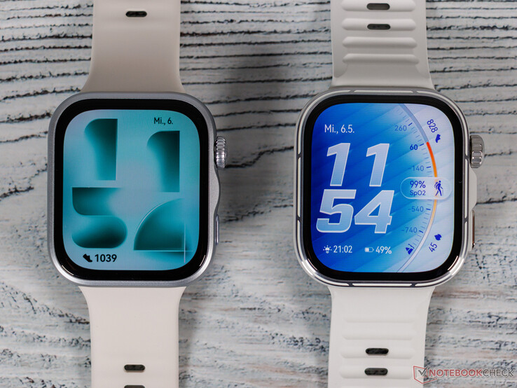 Watch Fit 5 Pro (po prawej) obok wersji innej niż Pro