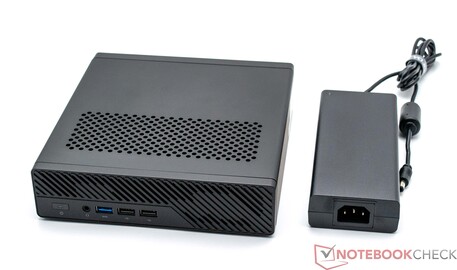 Minisforum MS-01 z zasilaczem (19 V; 9,47 A)