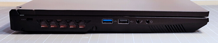 Gniazdo zabezpieczające Kensington, USB Type-A 3.2 Gen1, USB-A 2.0, wejście mikrofonowe, gniazdo combo 3,5 mm