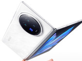 Rzekome zdjęcie prasowe serii Vivo X Fold3. (Źródło zdjęcia: Weibo via @UniverseIce)