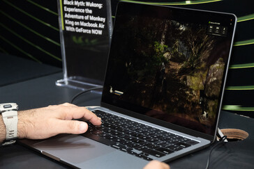 Czarny mit: Wukong uruchomiony przez GFN na MacBooku Air Apple 