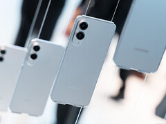 Wygląda na to, że Galaxy S25 Edge może stać się drugim najdroższym telefonem z tej serii (źródło obrazu: @MaxJmb)