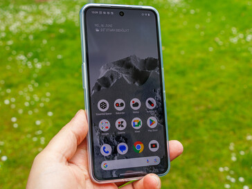 CMF Phone 2 Pro na zewnątrz