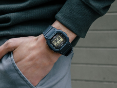 Casio G-Shock GW-5000U-1 (na zdjęciu) jest jednym z najwierniejszych współczesnych potomków oryginalnego modelu DW-5000C. (Źródło zdjęcia: Casio)