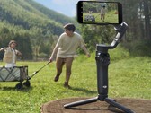 OM 6 to flagowy mobilny gimbal DJI, wyposażony we wbudowany statyw i wysuwany drążek do selfie (źródło zdjęcia: DJI)