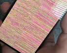 Przykład zaśniedziałego wyświetlacza w Google Pixel 10. (Źródło obrazu: u/Ok_Economist_3997)