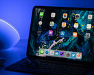 Zmiana na technologię chip-on-film ma przynieść poprawę wydajności energetycznej również w iPadzie Pro, na zdjęciu starszy model. (Źródło zdjęcia: Daniel Korpai &amp; Unsplash)