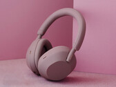 WH-1000XM5 otrzymał podobne różowe odświeżenie we wrześniu 2024 roku.