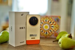 Firma Honor wyposażyła model X80 Pro Max w tylko jeden tylny aparat, jednak bateria i wyświetlacz z nawiązką to rekompensują.
