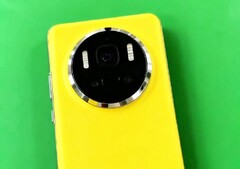 Oczekuje się, że Huawei Mate 80 Pro będzie wyposażony w okrągły moduł kamery. (Źródło zdjęcia: Dyrektor Shi Guan, Weibo)