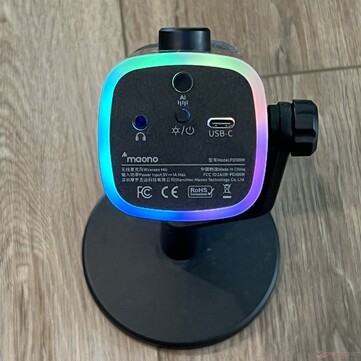 Na spodzie: gniazdo słuchawkowe 3,5 mm, przycisk zasilania/RGB, przycisk redukcji szumów, port USB-C do ładowania i podłączenia