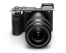 Sony A6700 to ekscytujący aparat dla entuzjastów, ale niektórzy użytkownicy mogą mieć zastrzeżenia do braku sprzętu do ładowania. (Źródło obrazu: Sony)