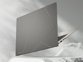 ASUS będzie sprzedawał UX5304 w wariantach "VA" i "MA". (Źródło obrazu: ASUS)