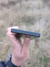 Prototyp smartfona Sony Xperia 5G. (Źródło zdjęcia: OLX)