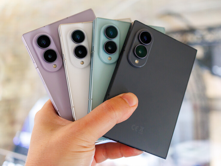Recenzja: Samsung Galaxy Z Fold8. Urządzenie do recenzji dostarczyła firma Samsung Germany.