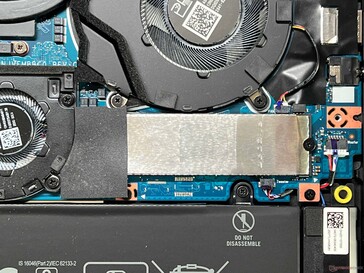 Główne gniazdo SSD (PCIe 4.0 x4)