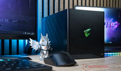 Gigabyte Aorus RTX 5090 AI Box jest już dostępny w cenie 2999,99 dolarów. Na zdjęciu: eGPU Thunderbolt 5. (Źródło zdjęcia: Sebastian Bade / Notebookcheck)