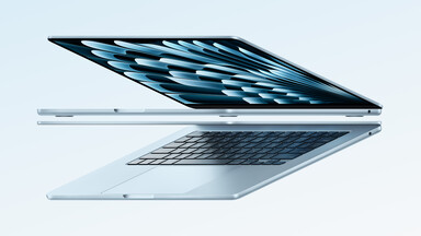 Apple MacBook Air M4 w kolorze Sky Blue. (Źródło zdjęcia: Apple)