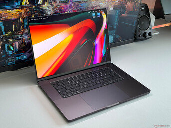 MacBook Pro 16 M5 z Thunderbolt 5