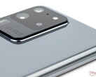Podobnie jak Galaxy S20 Ultra (na zdjęciu tutaj), Samsung może również wykorzystać uderzenie kamery w Galaxy S26 Ultra, zgodnie z raportem. (Źródło zdjęcia: Notebookcheck)