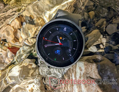 Najnowsza aktualizacja dla serii Galaxy Watch5 to ponad 500 MB do pobrania. (Źródło obrazu: NotebookCheck)