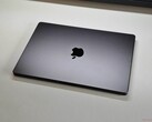 MacBook Pro M5 jest dostępny na rynku już od kilku miesięcy, a warianty M5 Pro i M5 Max pojawią się wkrótce.