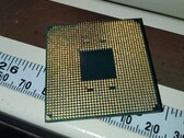 Ten Ryzen 9 5900X z wygiętymi/złamanymi pinami kosztował tylko 3 dolary (Źródło obrazu: u/bogerton na Reddit)