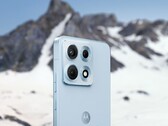 Przewiduje się, że model Motorola Edge 70 Max będzie dostępny w co najmniej trzech kolorach, w tym w jasnoniebieskim.