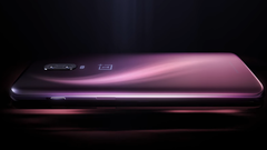 OnePlus 6T, flagowiec z 2018 roku, pokazany w fioletowym wariancie kolorystycznym. (Źródło zdjęcia: OnePlus)