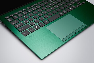 Vaio SX14-R został zaprojektowany z myślą o cichym pisaniu i klikaniu.