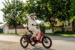 E-rower Velotric Triker wyposażony jest w silnik o mocy 750 W, momencie obrotowym 90 Nm i mocy szczytowej 1300 W (źródło zdjęcia: Velotric)